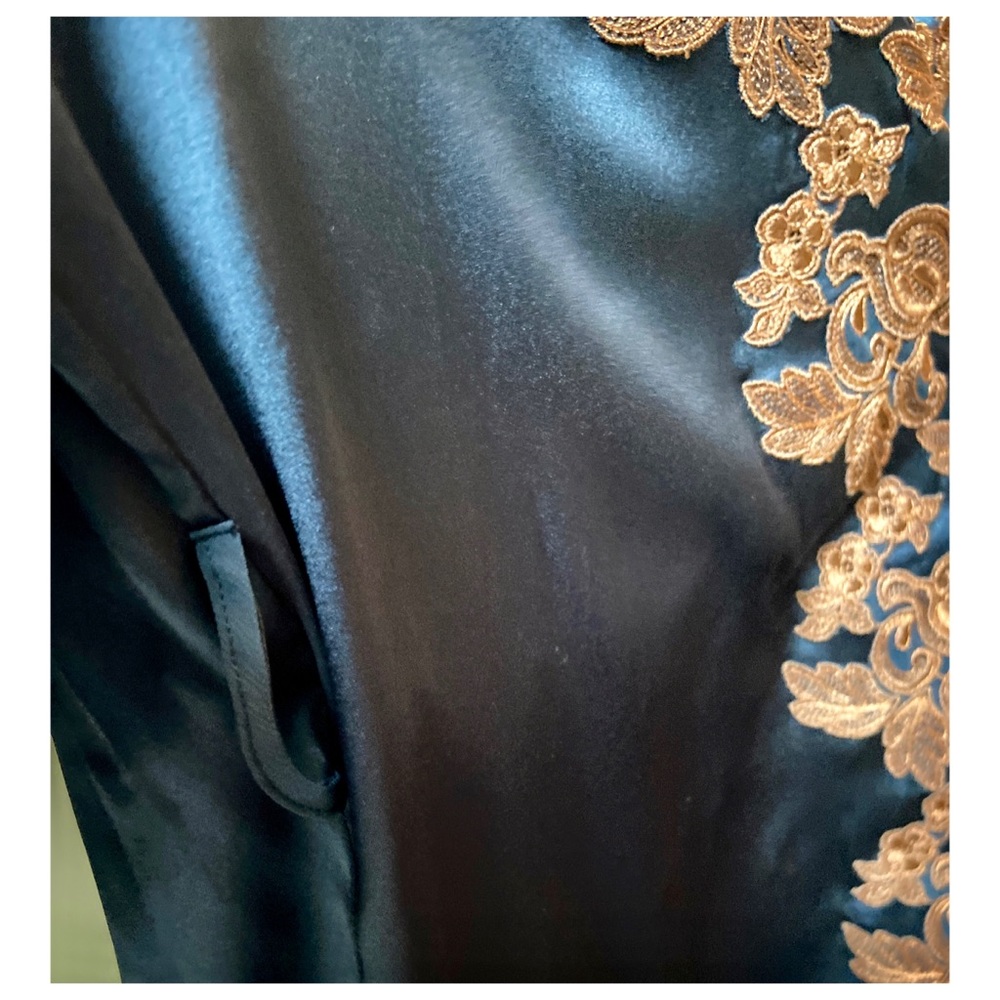 La Perla Silk Short Robe - Picture 5 of 5